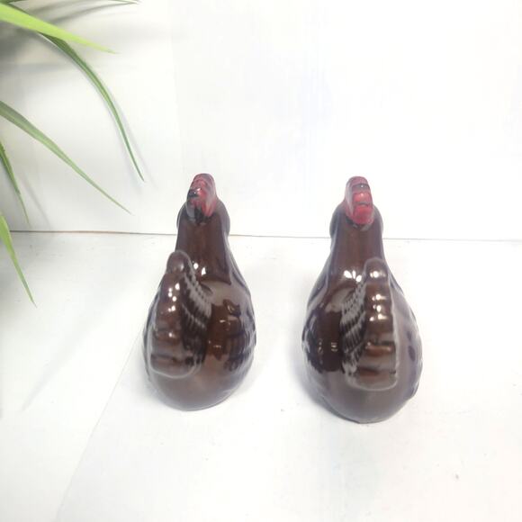 Vintage Chicken Rooster Salt And Pepper Shaker Redware - Picture 3 of 5